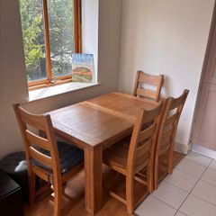 solid oak extendable dining table + 6 chairs