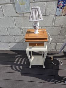 Lamp Table and Lamps and vase Free