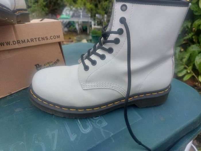 New Dr Marten boots (post included)