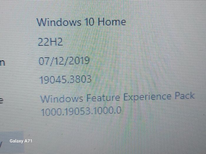 HP Laptop, 14 inch Red, Intel Core i3-7020 CPU 2.3GHz, 4GB Ram, Windows 10, Microsoft Edge, Chrome, and VLC