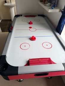 Air Hockey Table