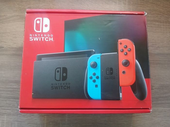 NINTENDO Switch - Neon Red & Blue