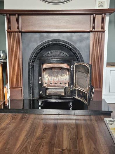 Stove with fireplace