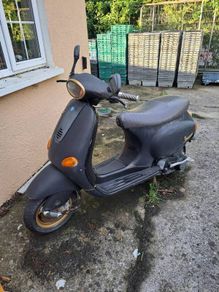 2001 Vespa Piaggio in need of repairs