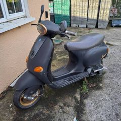 2001 Vespa Piaggio in need of repairs