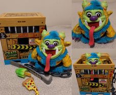 Crate Creatures Surprise interactive toy