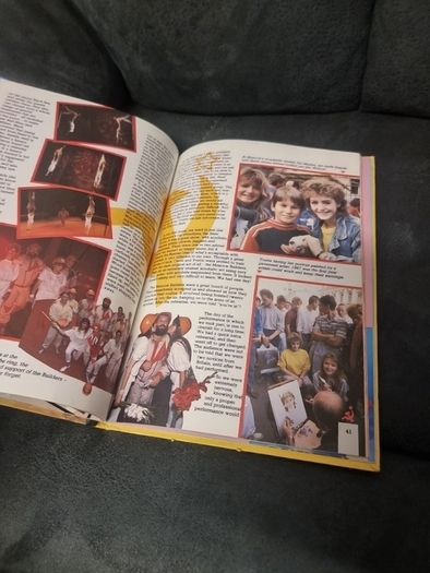 4 vintage Blue Peter annuals job lot.
