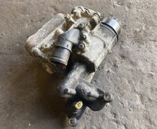M9r 2.0 Trafic Oil Cooler Housing