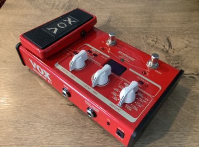 Vox StompLab IIB multi-effects processor designed for bass guitar