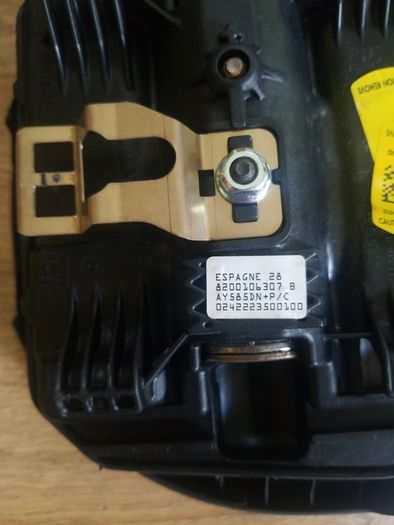 Reduced Renault steering wheel  and airbag 8200106307 B