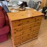 chest of drawers Image 4