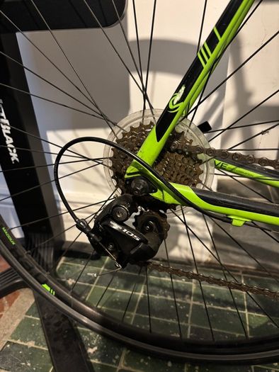 Complete Wahoo Smart Indoor Cycling Setup and Cannondale Road Bike