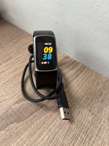 Fitbit Charge 5