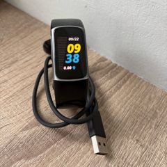 Fitbit Charge 5