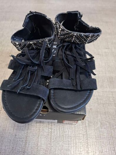 New sandals size 3