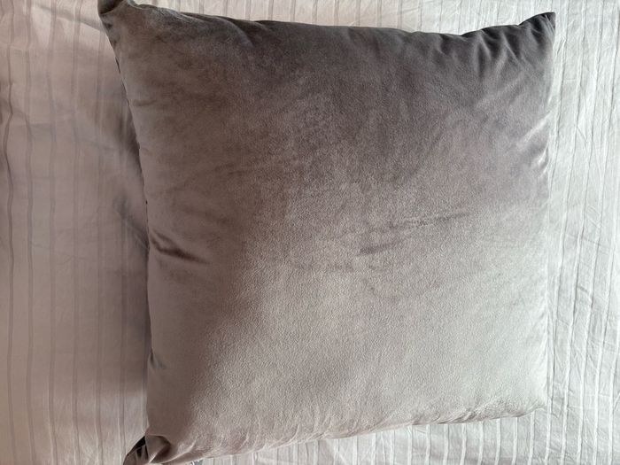 2 grey cushions