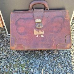 vintage leather breifcase