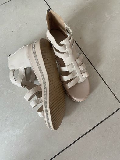 cream sandles