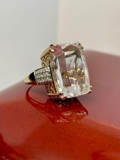Gold Ring from the Tomas Rae collection, made of 14k Gold