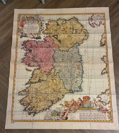 Hiberniae Regnum foldable map of Ireland Nicolaes Visscher II