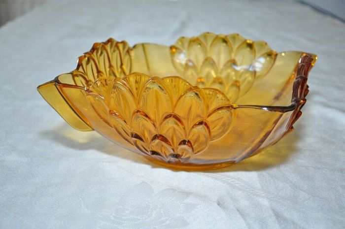 Art deco amber bowl