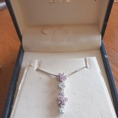 9ct White Gold Necklace with beautifully designed pendant