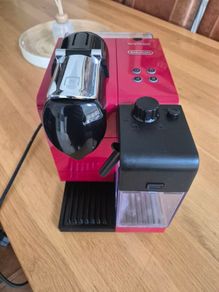 Red De'Longhi Nespresso Lattissima Touch