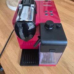 Red De'Longhi Nespresso Lattissima Touch