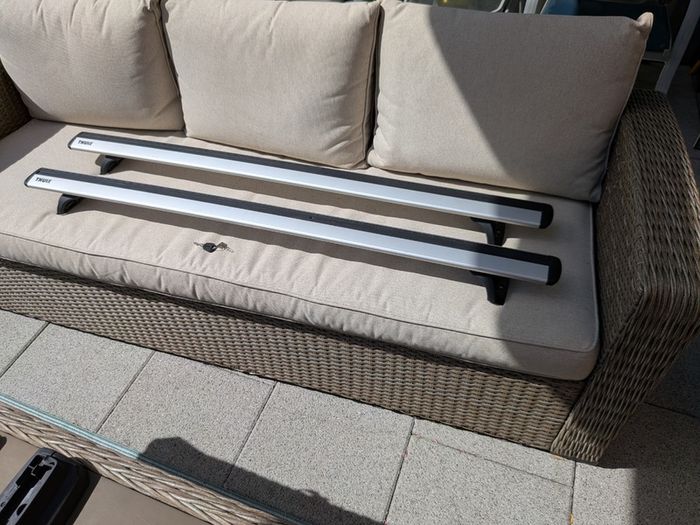 Thule Force XT M Roof Box (400L) + Thule WingBar Rack System