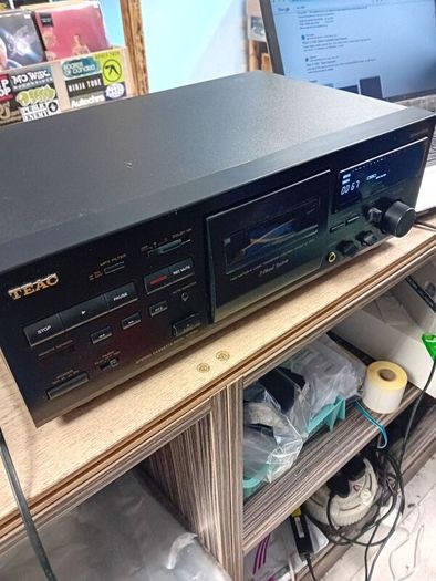 TEAC V1050 Stereo cassette deck