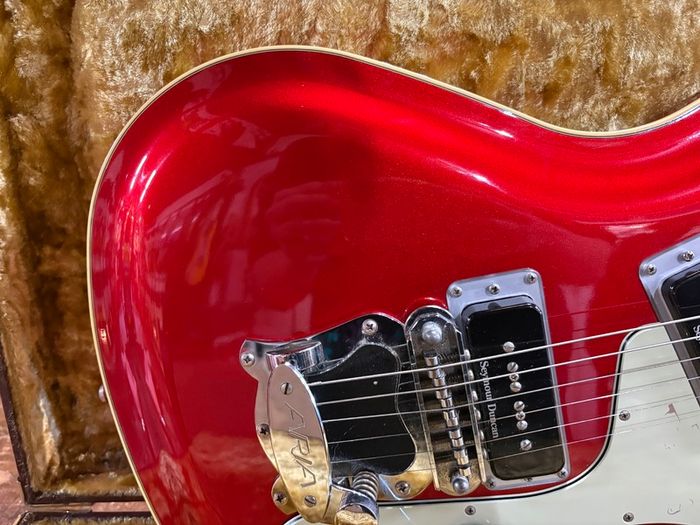 Aria VM-2001 "The Ventures" 40th Anniversary Limited Edition Model Red 2001