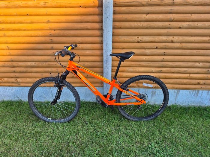 24 Inch Smyths Kids Bicycle