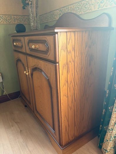 Oak Tall corner display/TV unit & Oak sideboard