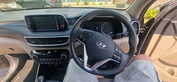Hyundai Tucson Executive 2019, one owner, like new