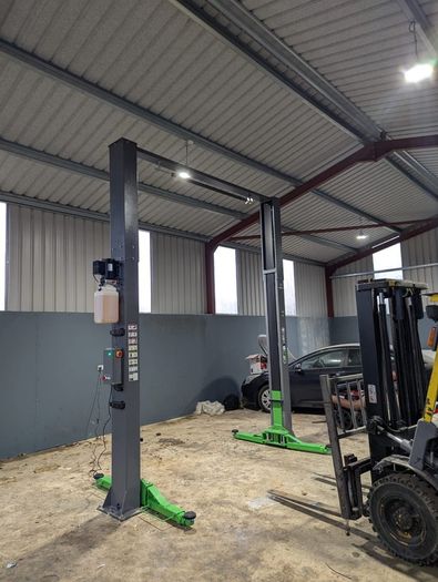 2 Post 4 Ton Clear floor lift