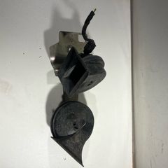 Bmw E61 E60 5 Series  High And Low Tone Horns 6935709 A3l2b84g