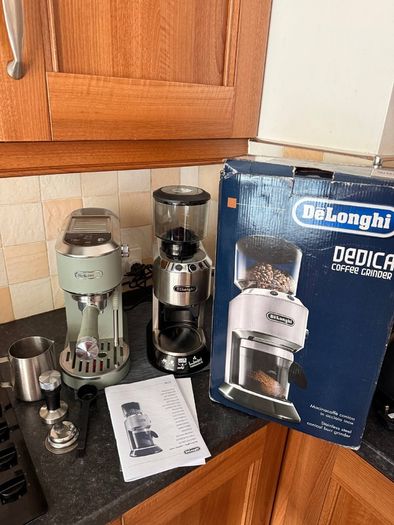 De'Longhi Dedica Espresso Machine (with Cold Brew/Cold Drink Function) and Coffee Grinder Set