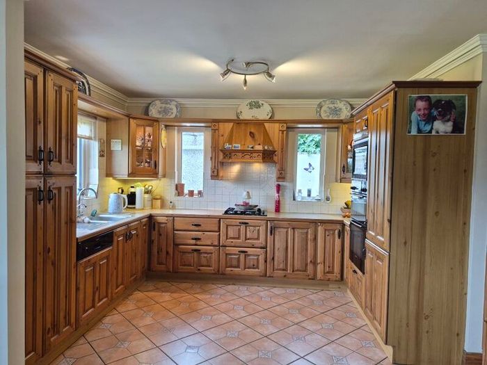 Chestnut Kitchen Free