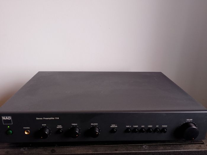 NAD 114 preamp