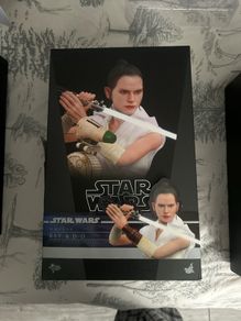 Hot toys rise of skywalker rey