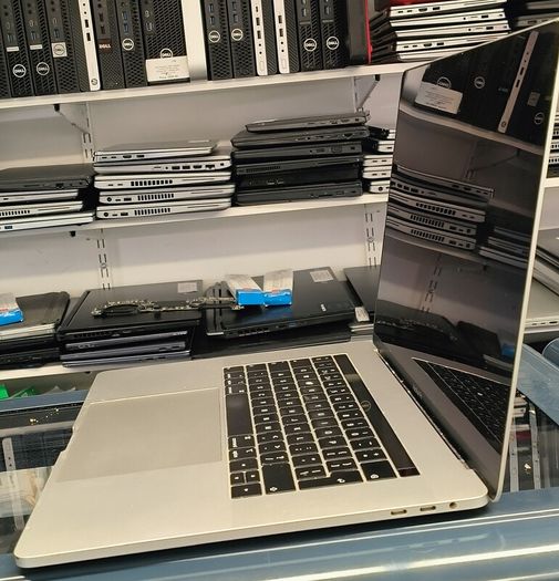 Apple MacBook Pro 15" 2018 A1990 , Intel i7, 32GB RAM, 500GB, macOS Sequoia, Battery Cycle: 658