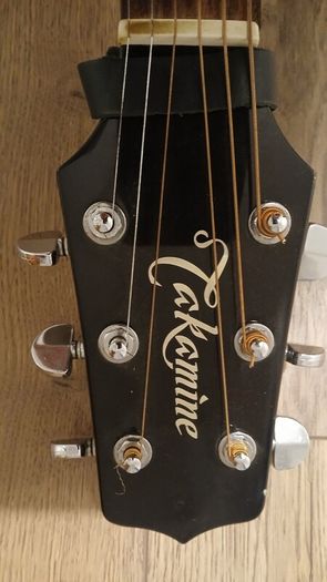 Takamine Japanese Acoustic Electric Guitar including Original Hard Case