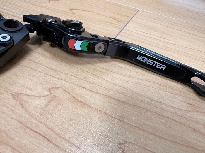 Ducati monster 821 levers