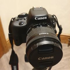 Canon 100d Camera 18-55mm STM Lens