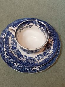 ROYAL Worchester Tea Trio