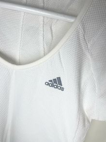 Woman's Adidas Top Size Medium - New
