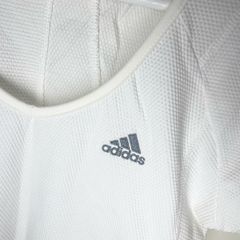Woman's Adidas Top Size Medium - New