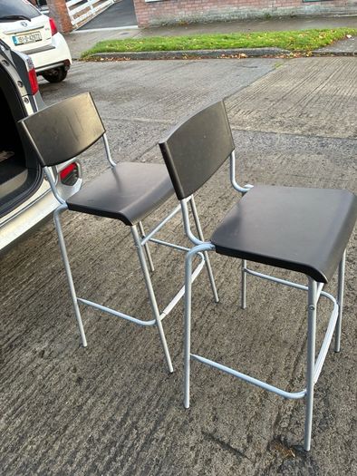 2 High Stools
