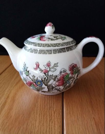 Johnson Bros Tea Pot (indian Tree)