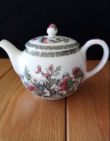 Johnson Bros Tea Pot (indian Tree)